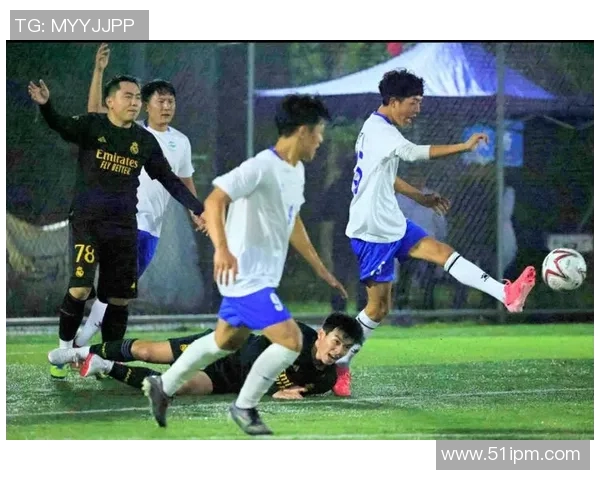 光着脚的足球明星如何在绿茵场上展现独特魅力与非凡技艺 光着脚的足球明星如何在绿茵场上展现独特魅力与非凡技艺