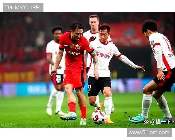 杭州足球队在世界锦标赛积分榜上以85分稳居首位展现强劲实力 杭州足球队在世界锦标赛积分榜上以85分稳居首位展现强劲实力